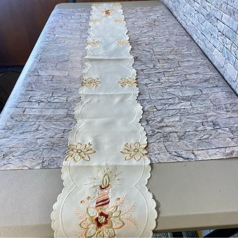 Embroidered Table Runner NWT Table Linens Scalloped Edges Floral Elegant